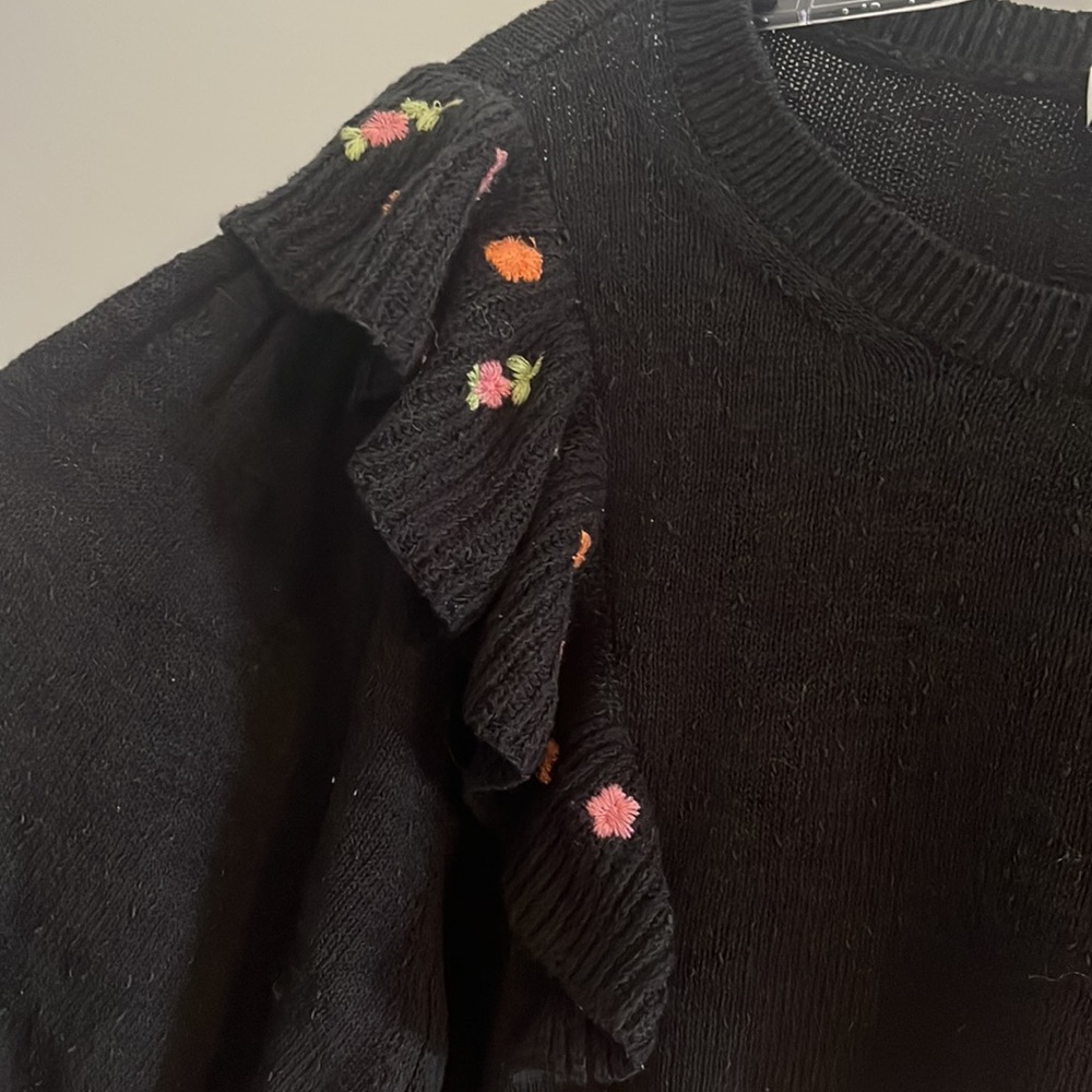NEW Sweater - Picture 2 of 6